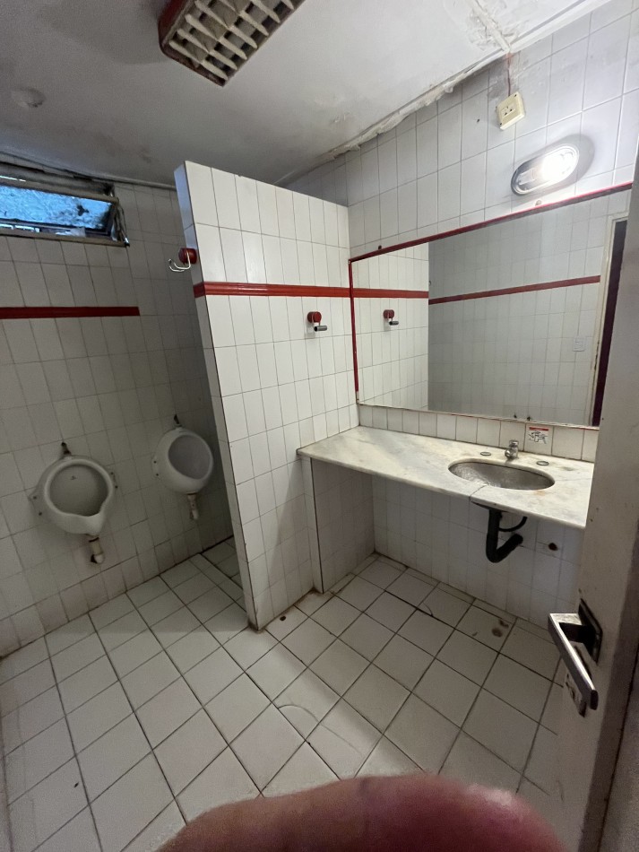 VENTA IMPORTANTE PROPIEDAD DE 28X40 EN  MARCOS PAZ 2000