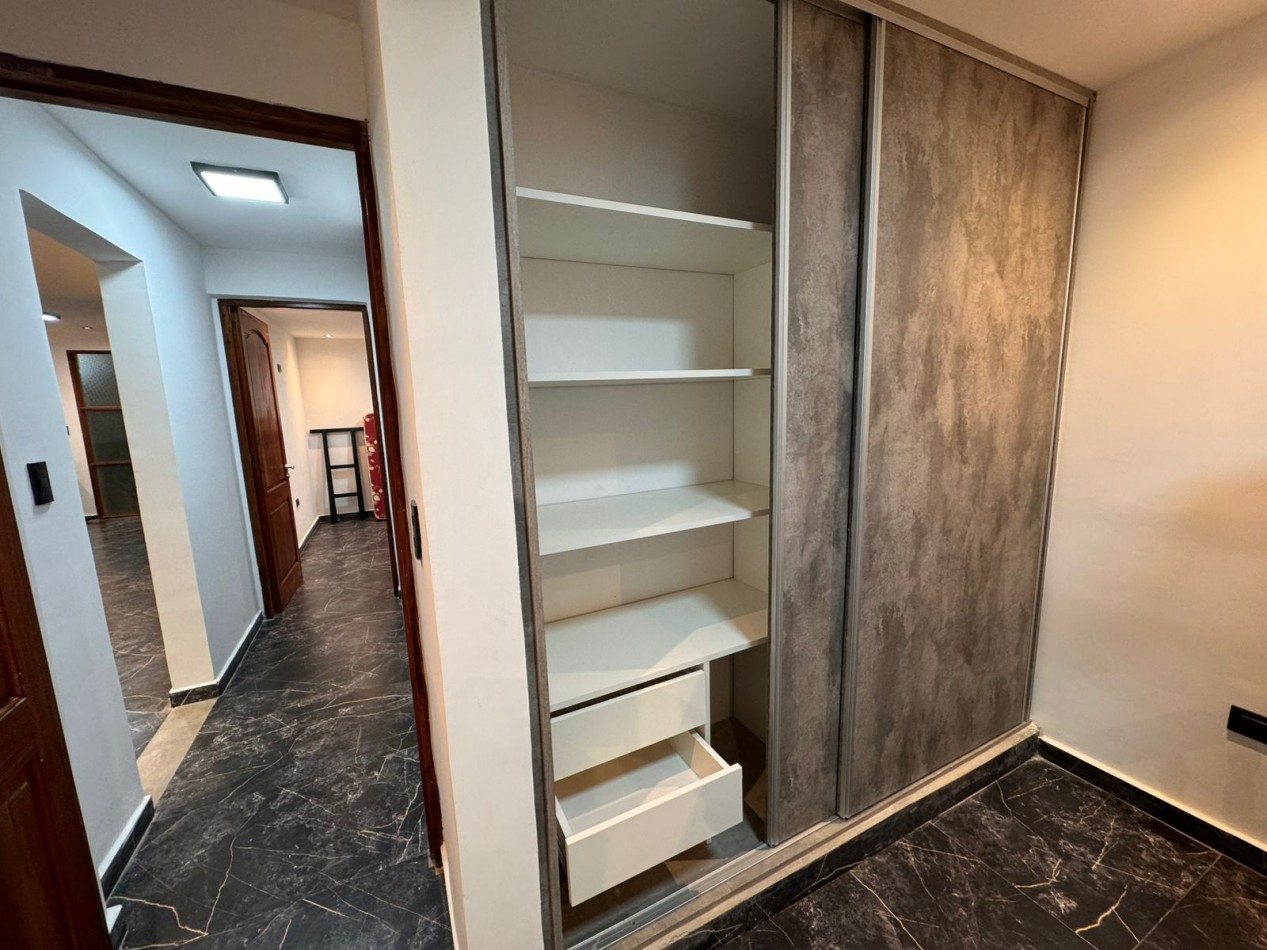 VENTA IMPECABLE CASA BARRIO PRIVADO ZONA SOLANO VERA 