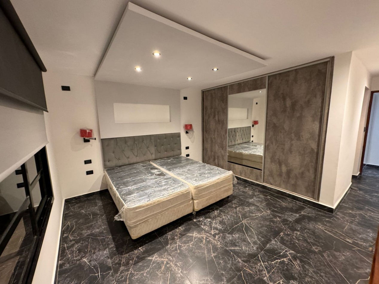VENTA IMPECABLE CASA BARRIO PRIVADO ZONA SOLANO VERA 