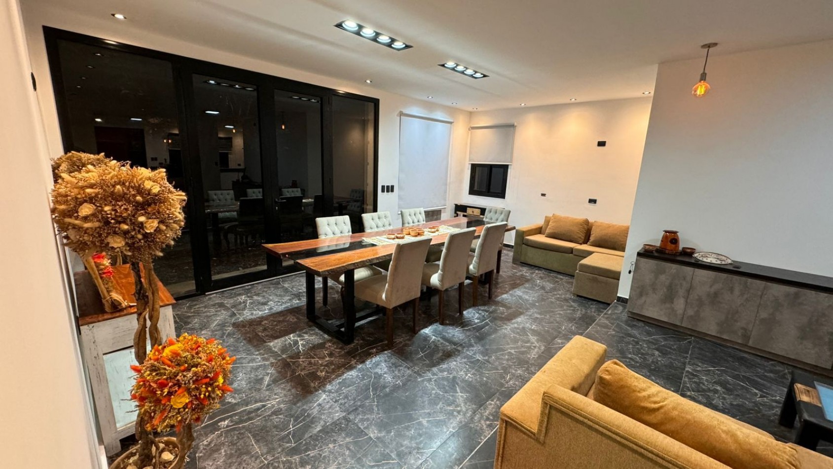 VENTA IMPECABLE CASA BARRIO PRIVADO ZONA SOLANO VERA 