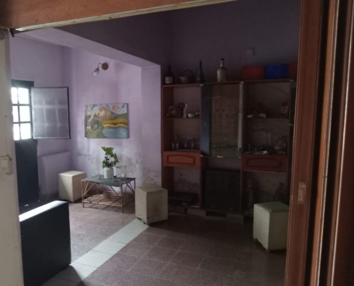EN VENTA CASA  ESPAÑA 1100