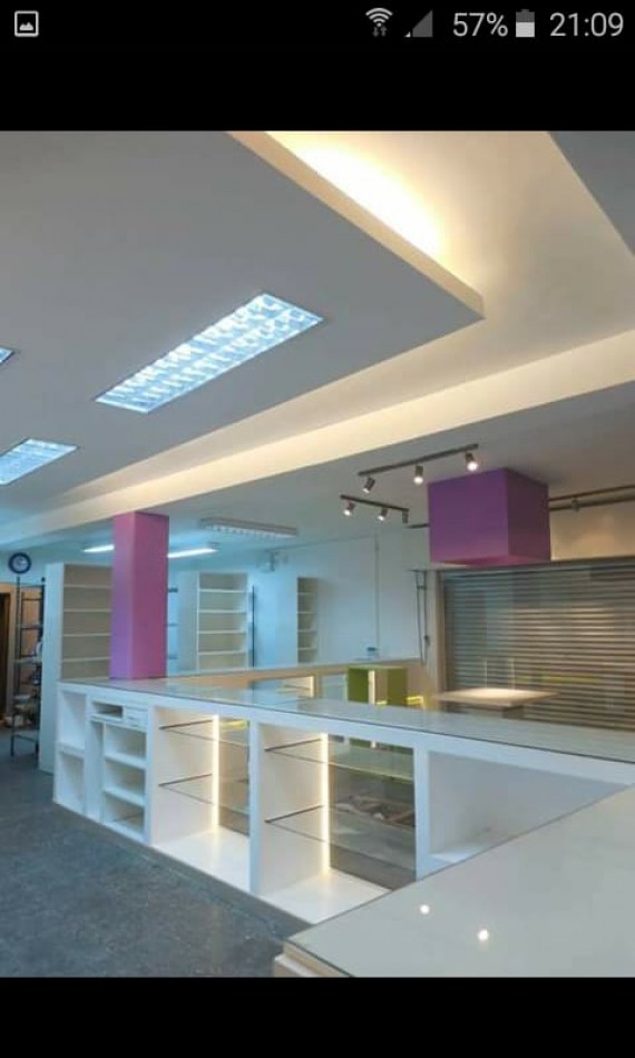 ¡OPORTUNIDAD  COMERCIAL UNICA! LOCAL COMERCIAL EN ALQUILER EJERCITO Y ESPAÑA.