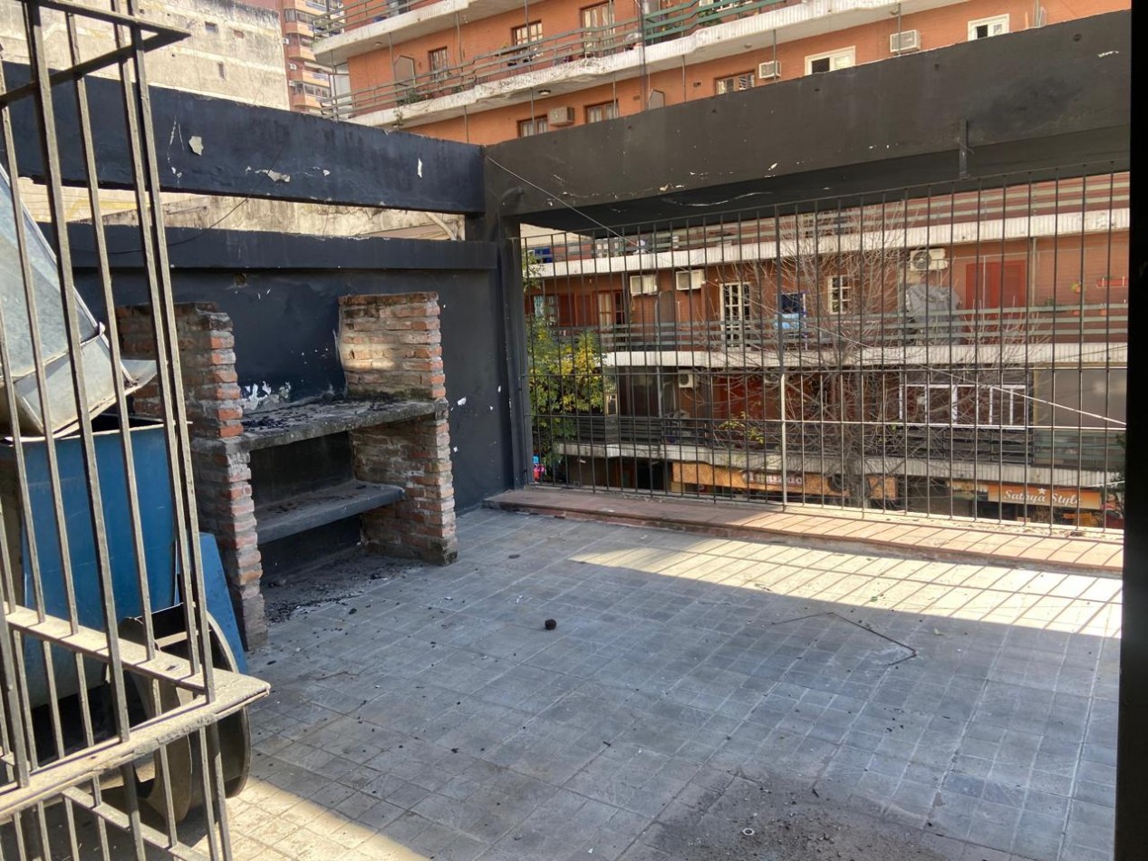 INSOLITA ESQUINA COMERCIAL EN ALQUILER 