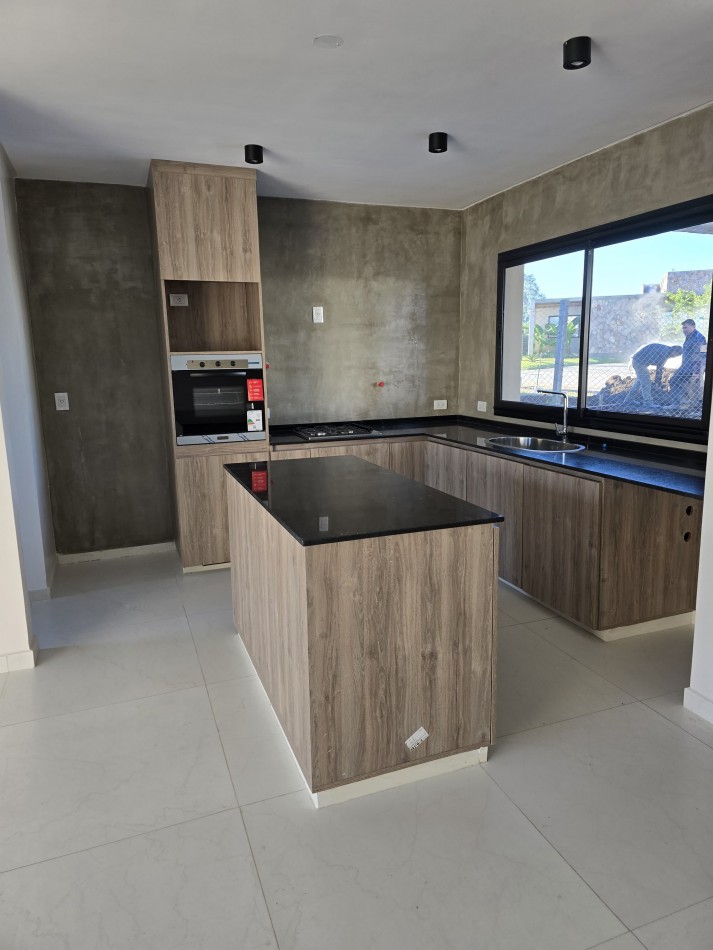 ESPECTACULAR CASA EN VENTA EN ALTO VERDE 3