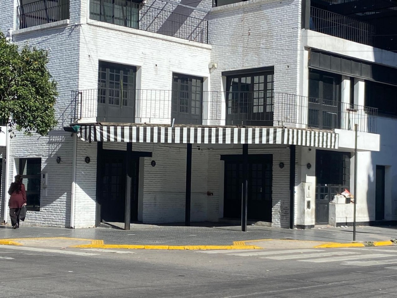 BARRIO NORTE EXCELENTE ESQUINA COMERCIAL SE ALQUILA