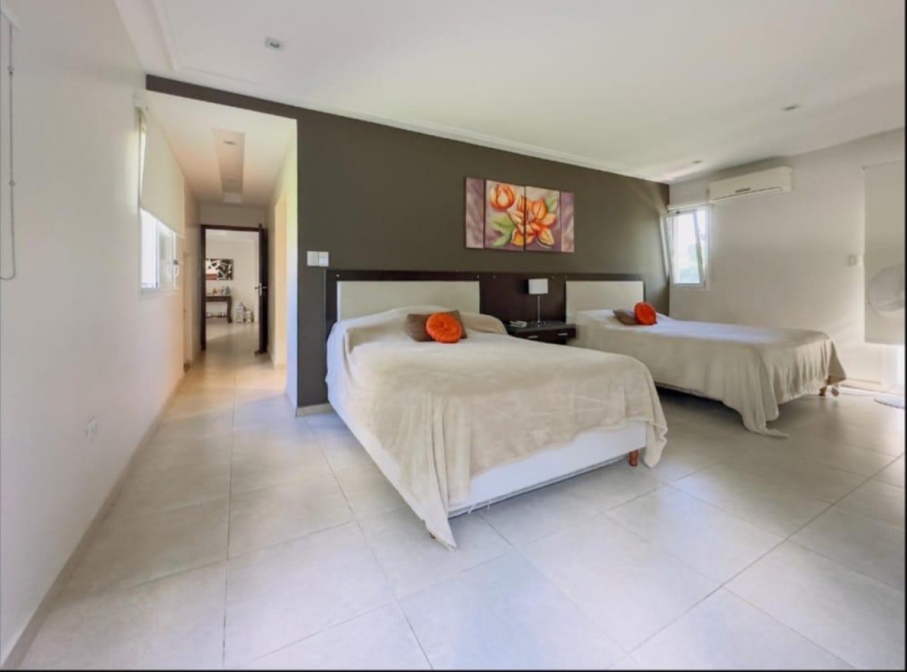 CASA EN VENTA DE PRIMER NIVEL EN LOS OLIVOS