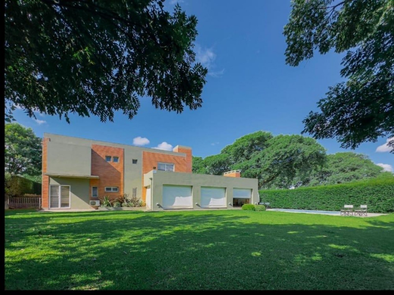 CASA EN VENTA DE PRIMER NIVEL EN LOS OLIVOS