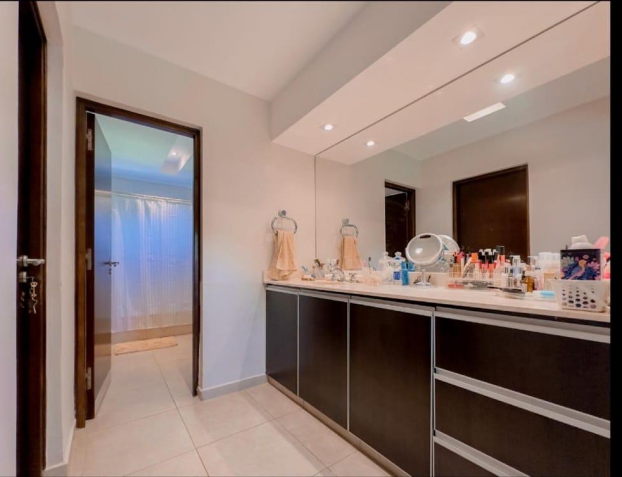 CASA EN VENTA DE PRIMER NIVEL EN LOS OLIVOS