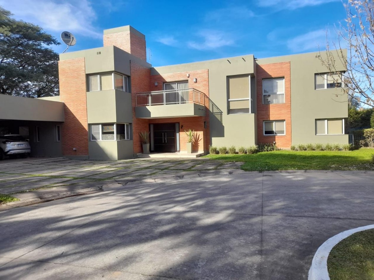 CASA EN VENTA DE PRIMER NIVEL EN LOS OLIVOS