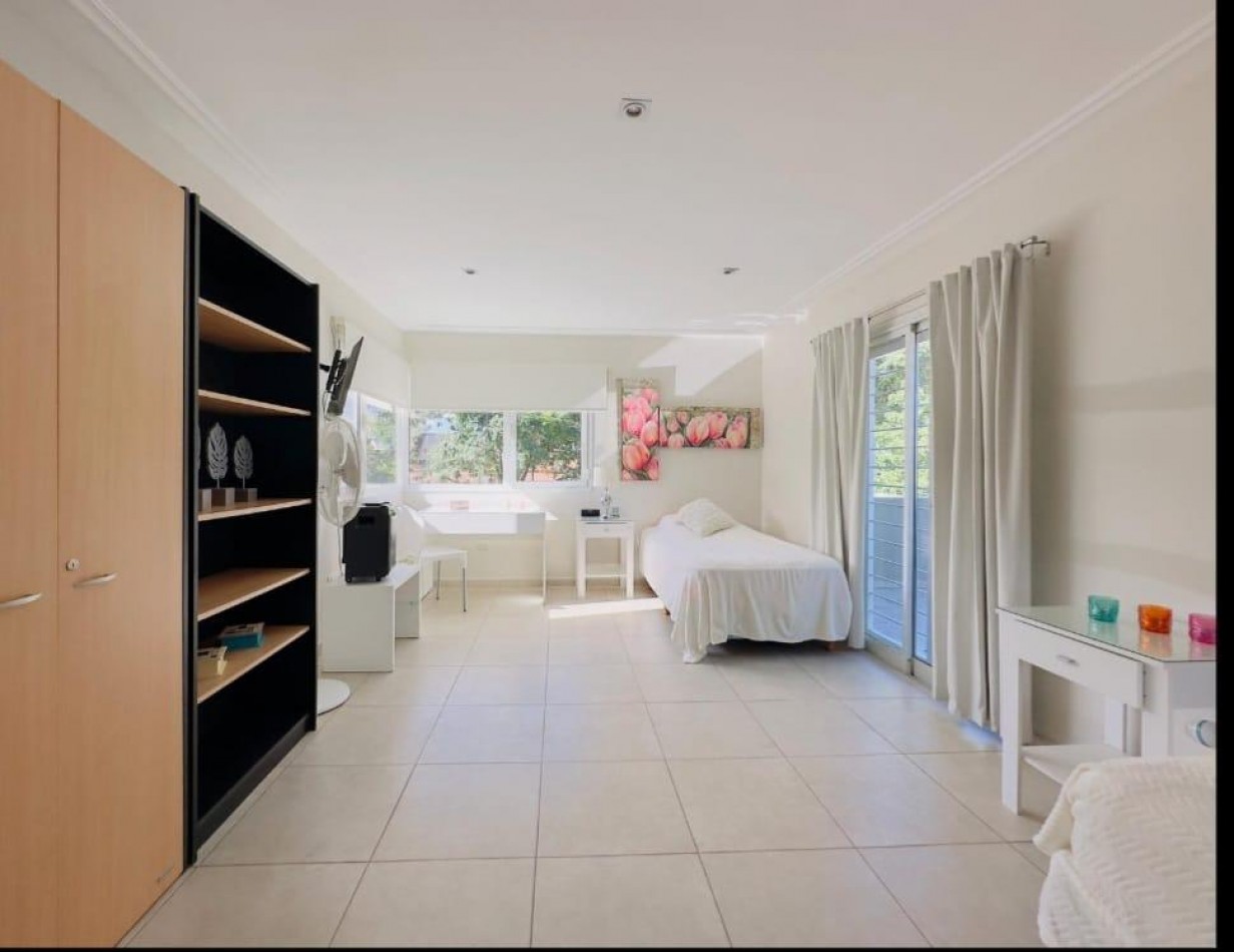 CASA EN VENTA DE PRIMER NIVEL EN LOS OLIVOS