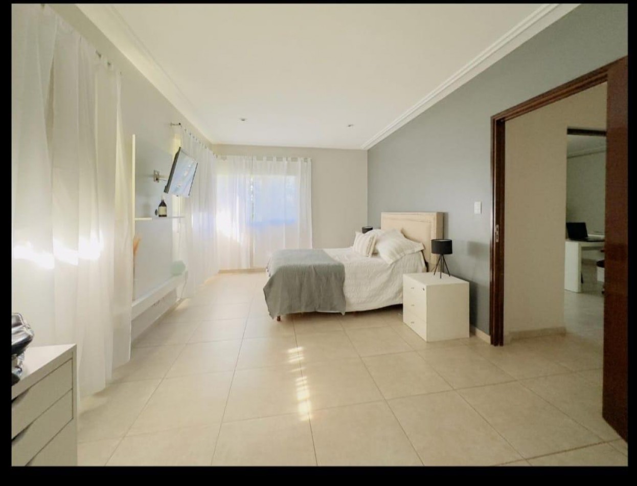 CASA EN VENTA DE PRIMER NIVEL EN LOS OLIVOS