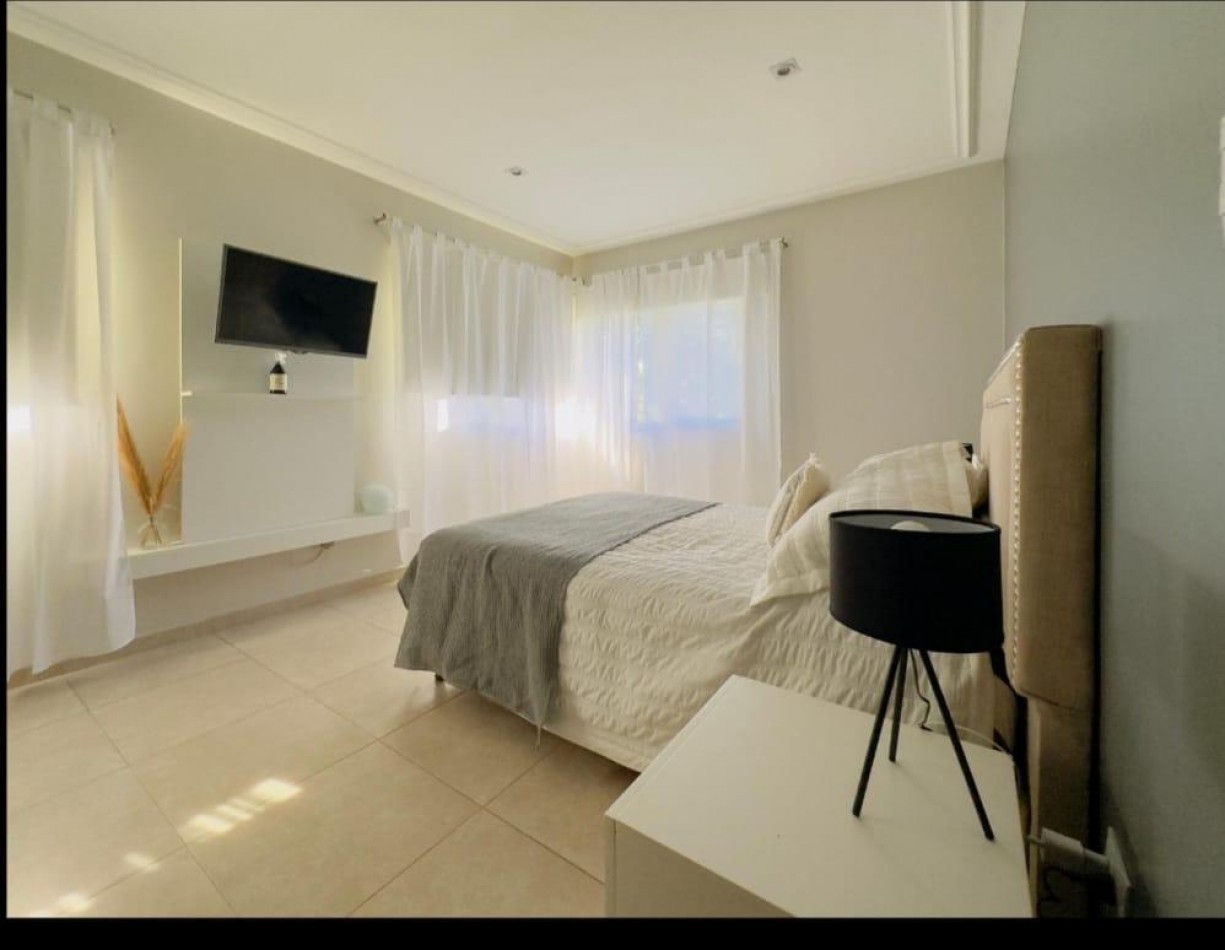 CASA EN VENTA DE PRIMER NIVEL EN LOS OLIVOS