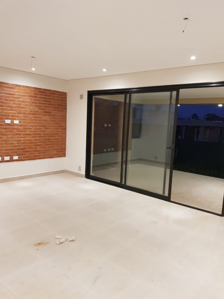 VENTA CASA EN SANTA BARBARA HILLS