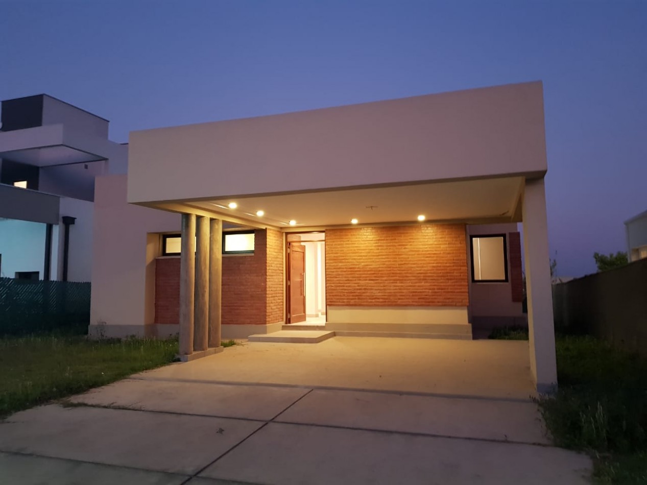 VENTA CASA EN SANTA BARBARA HILLS