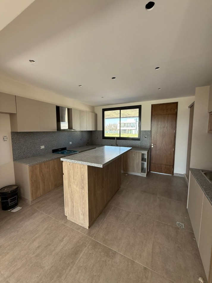 VENTA CASA PREMUIM VIENTO SUR