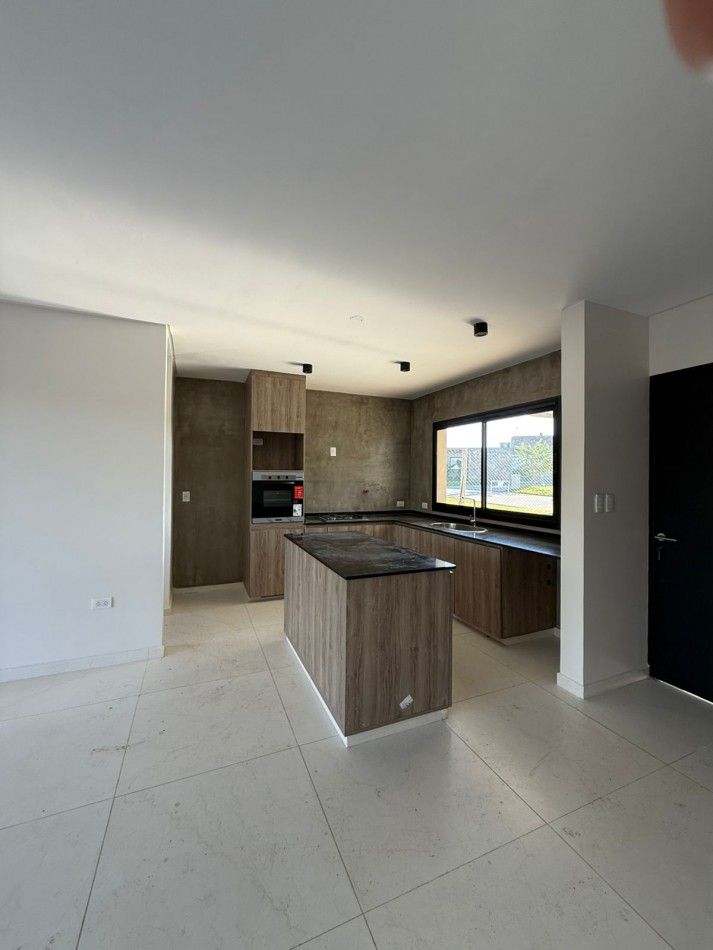 CASA EN VENTA EN ALTO VERDE 3