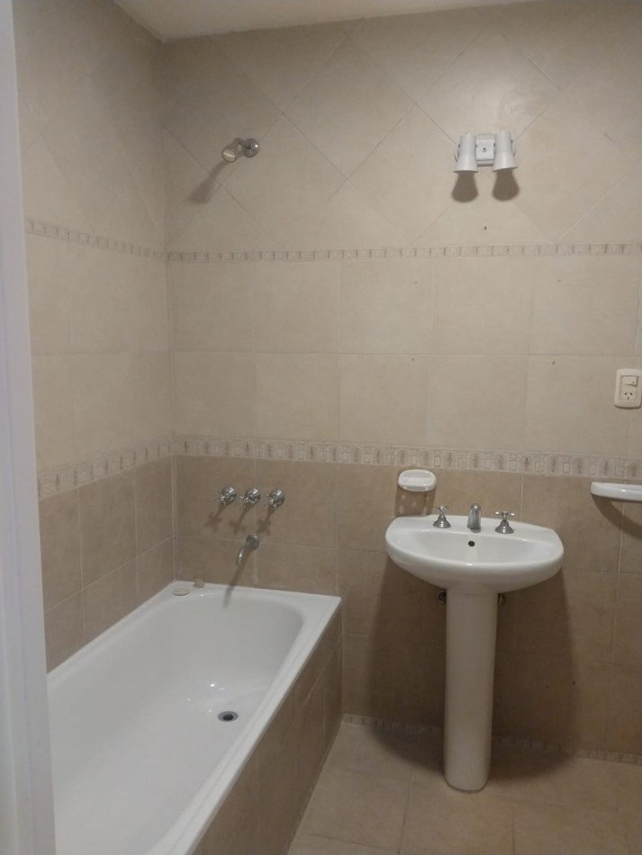 ALQUILER ZONA PREMIUM DE Y.B  ITUZAINGO 