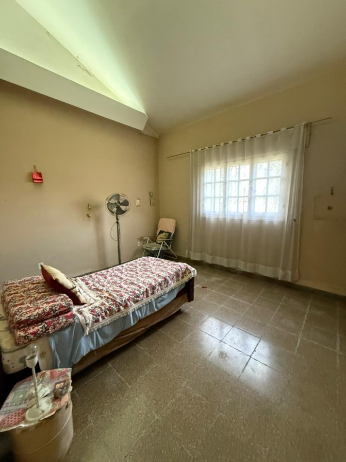 CASA EN VENTA CON POTENCIAL COMERCIAL, YB