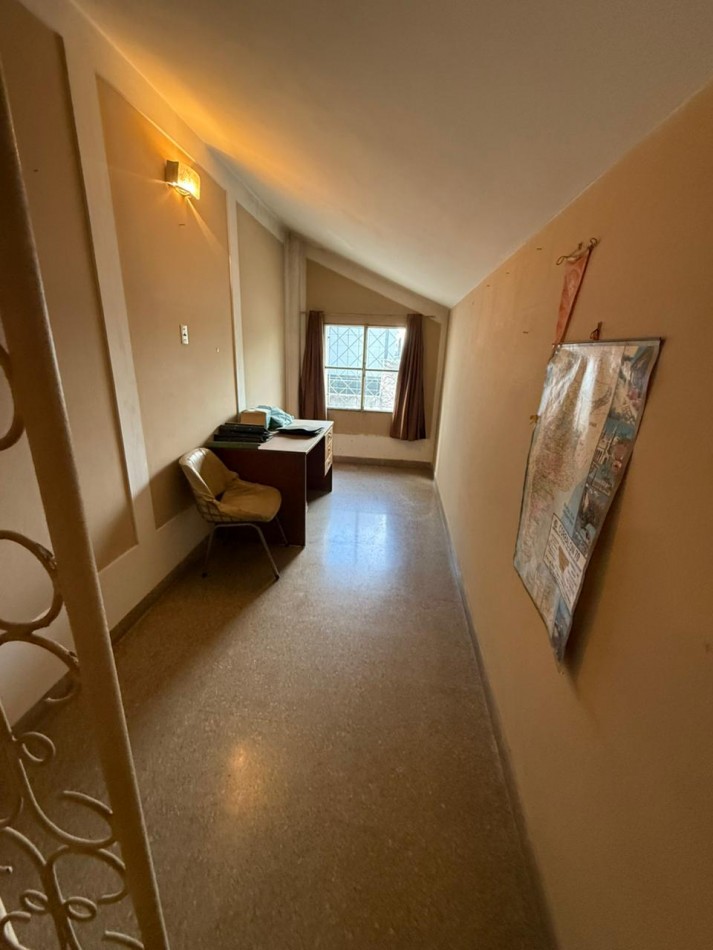CASA EN VENTA CON POTENCIAL COMERCIAL, YB