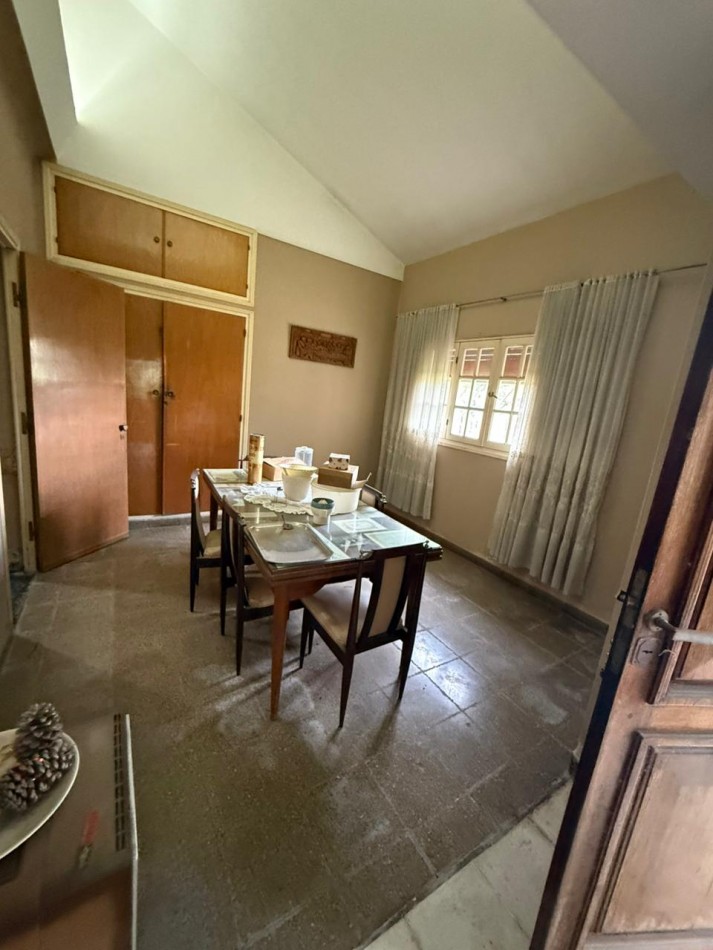 CASA EN VENTA CON POTENCIAL COMERCIAL, YB
