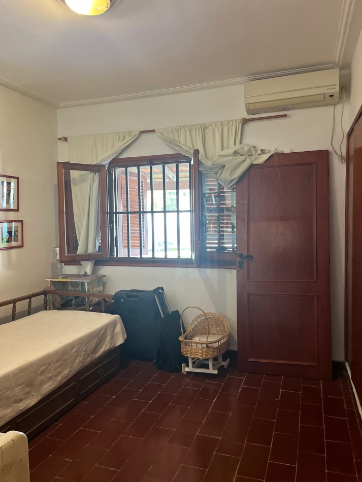 VENTA CASA EN UBICACION PRIVILEGIADA ITUZAINGO 1100, YB