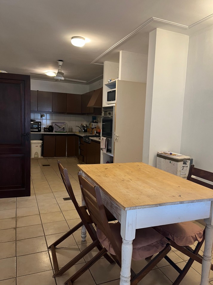 VENTA CASA EN UBICACION PRIVILEGIADA ITUZAINGO 1100, YB