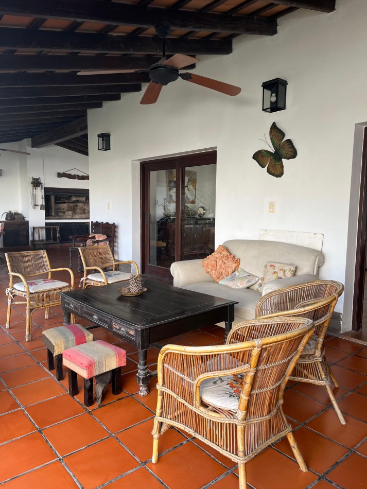 VENTA CASA EN UBICACION PRIVILEGIADA ITUZAINGO 1100, YB