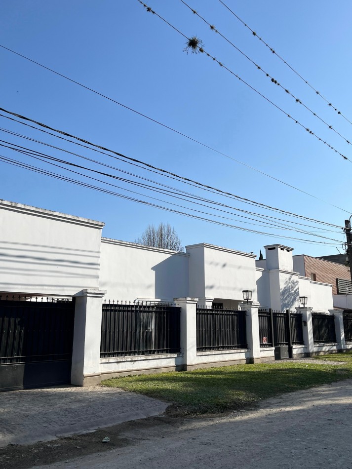 VENTA CASA EN UBICACION PRIVILEGIADA ITUZAINGO 1100, YB