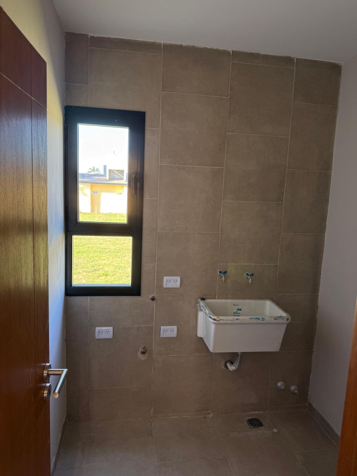 VENTA/ ALQUILER CASA BARRIO PRIVADO Av. Constitucion, Tafi Viejo