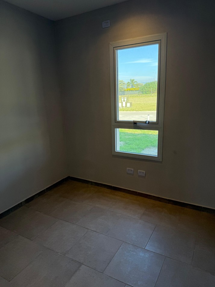 VENTA CASA COUNTRY SOBRE CONSTITUCION, TAFI VIEJO