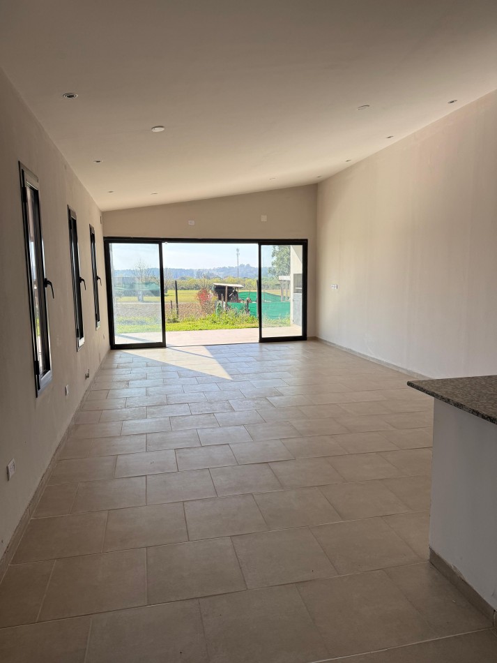VENTA CASA COUNTRY SOBRE CONSTITUCION, TAFI VIEJO