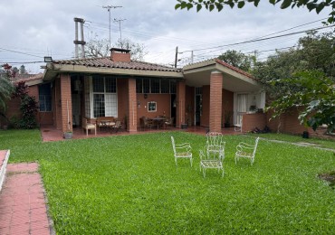 CASA ESQUINA EN VENTA  CON POTENCIAL COMERCIAL-SALAS Y VALDEZ Y SALTA, YB!!
