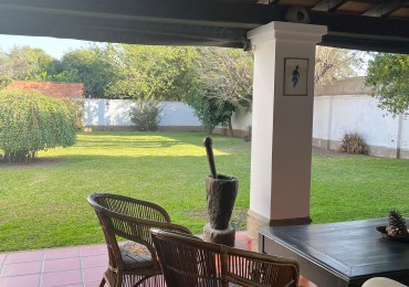 VENTA CASA EN UBICACION PRIVILEGIADA ITUZAINGO 1100, YB
